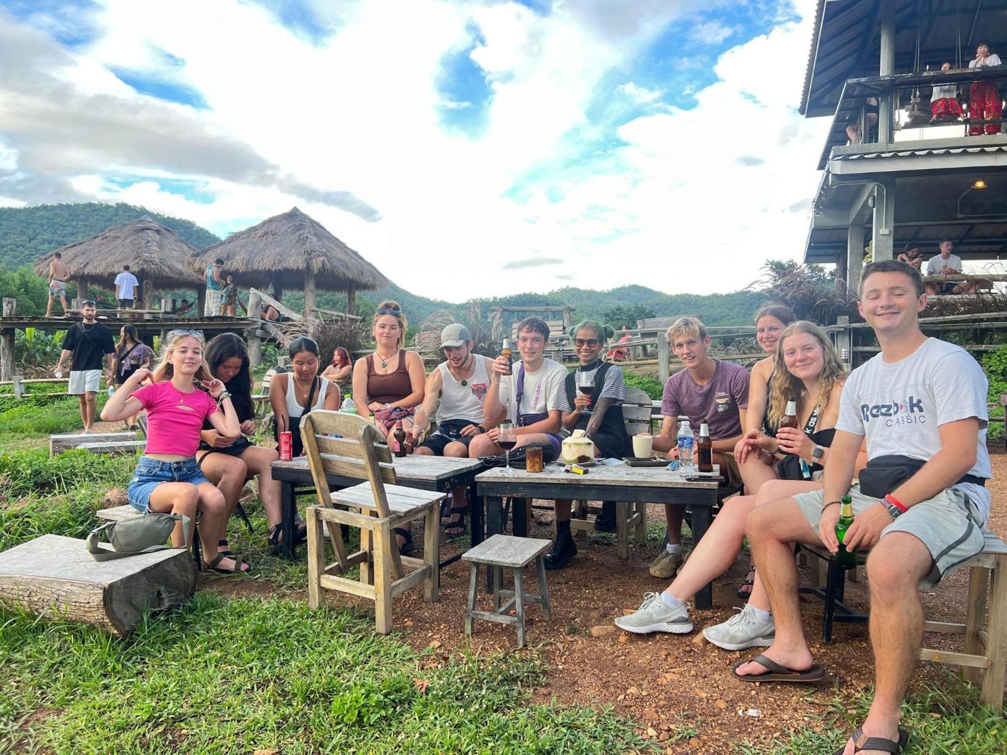 Хостел Happy House Backpackers Пай Экстерьер фото